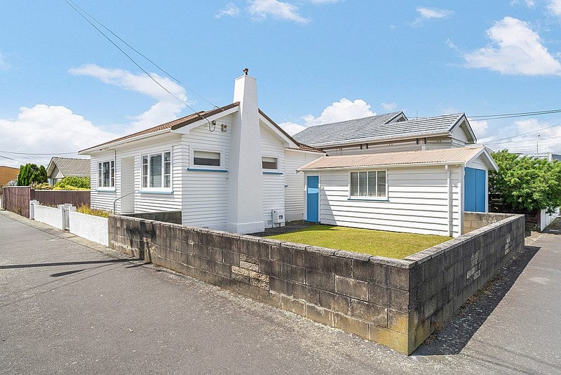 7 Adelaide Street, Petone, Lower Hutt - Carousel 1
