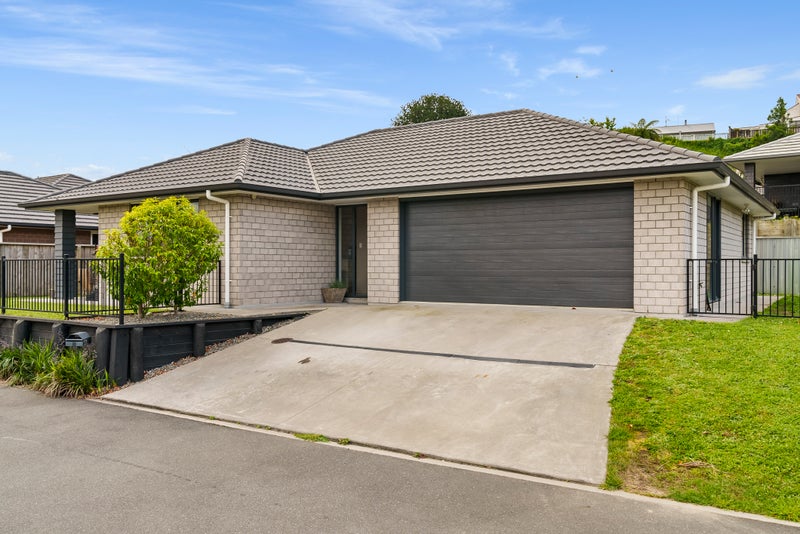 4 Bridle Way, Brookfield, Tauranga - Carousel 1