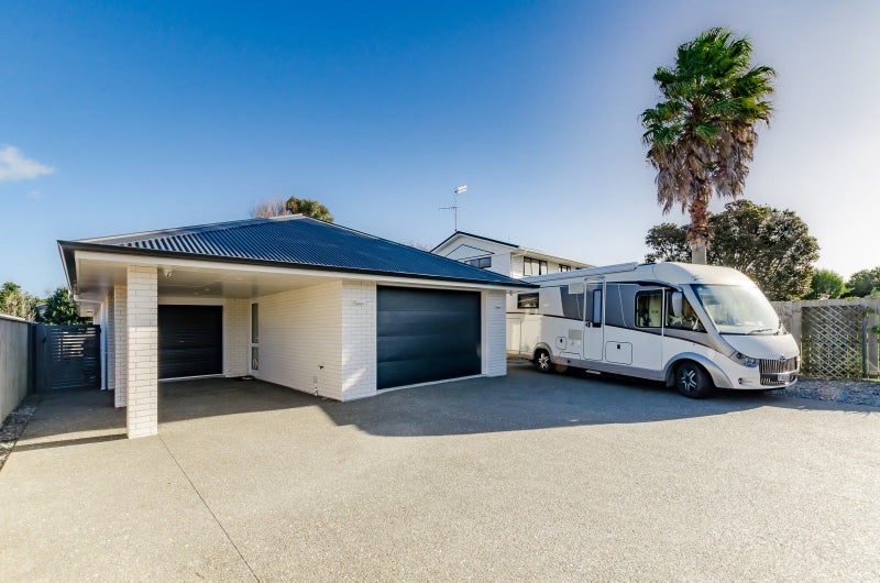 84 Mazengarb Road, Paraparaumu Beach, Paraparaumu - Carousel 2