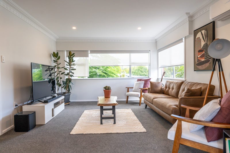 6 Bernard Street, Chedworth, Hamilton - Carousel 2