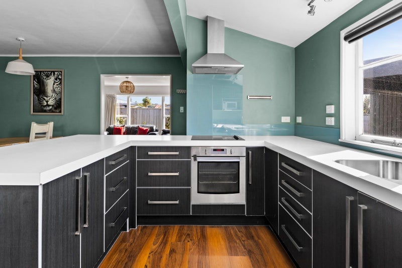 4 Holyrood Street, Taradale, Napier - Carousel 1