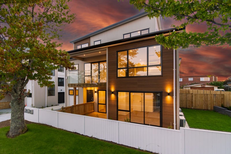 8/46 Cockayne Crescent, Sunnynook, Auckland - Carousel 2