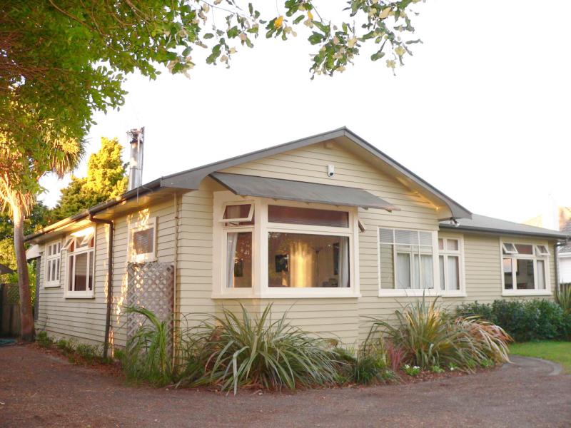 469 Ruahine Street, Terrace End, Palmerston North - Carousel 1