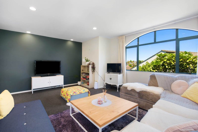 30 Rosemary Avenue, Forrest Hill, Auckland - Carousel 2