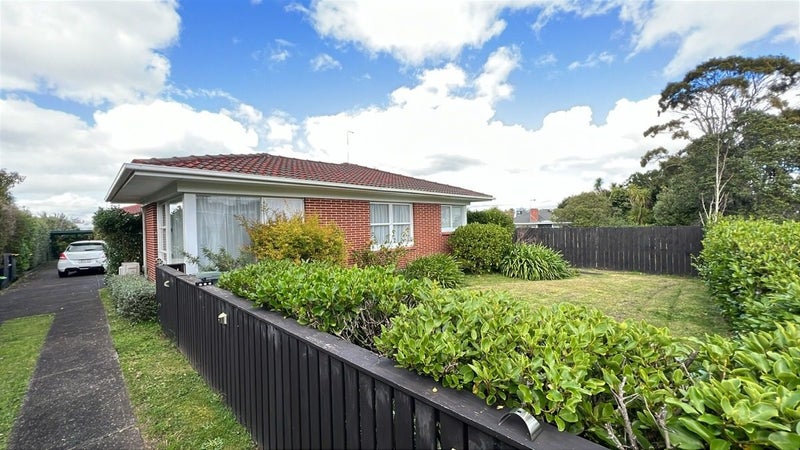 1/8 Evelyn Place, Hillcrest, Auckland - Carousel 12