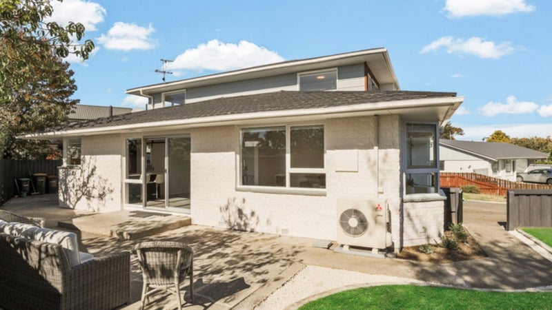 2/19 De Bloge Place, Burwood, Christchurch - Carousel 1