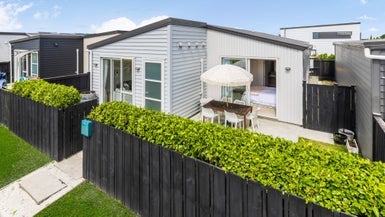 16 Swamp Kauri Grove, Papakura, Papakura - Carousel 1