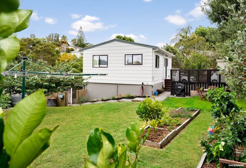 30 Springtime Crescent, Stanmore Bay, Whangaparaoa - Carousel 2