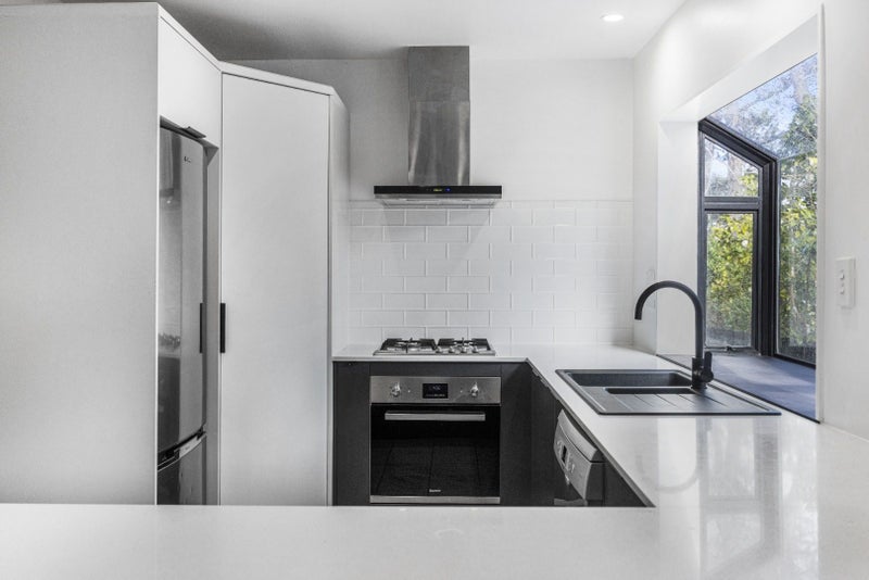 7/24 West End Road, Herne Bay, Auckland - Carousel 2