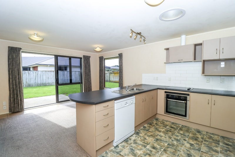 17 Meridian Grove, Kelvin Grove, Palmerston North - Carousel 2