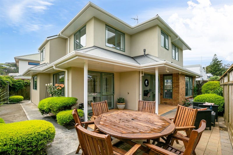 15A The Quadrant, Miramar, Wellington - Carousel 1