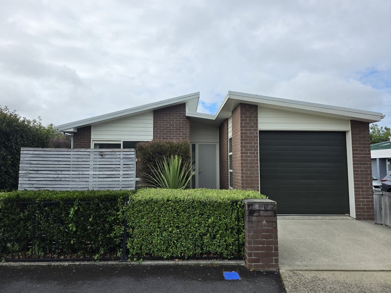 18 Sinclair Street, Ebdentown, Upper Hutt - Carousel 1