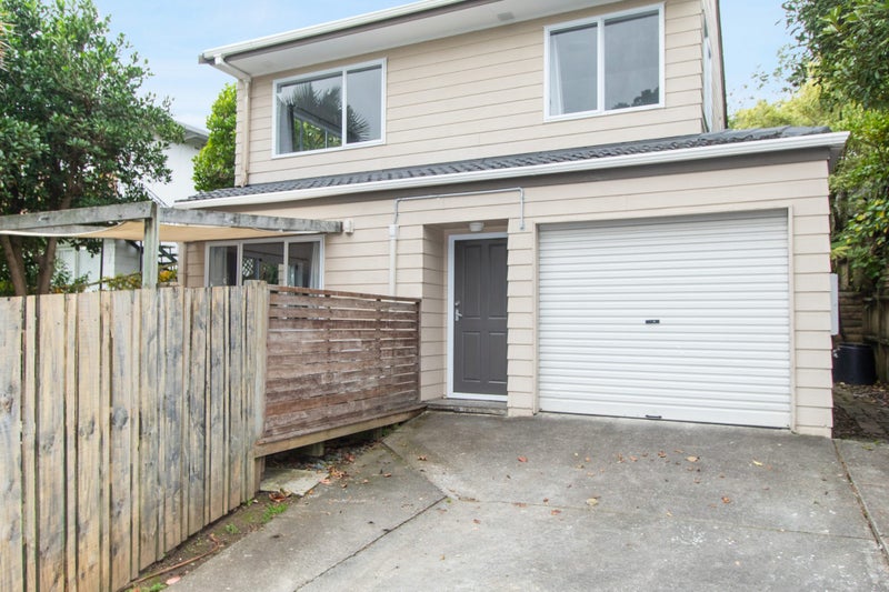 53B Mountain View Road, Morningside, Auckland - Carousel 1