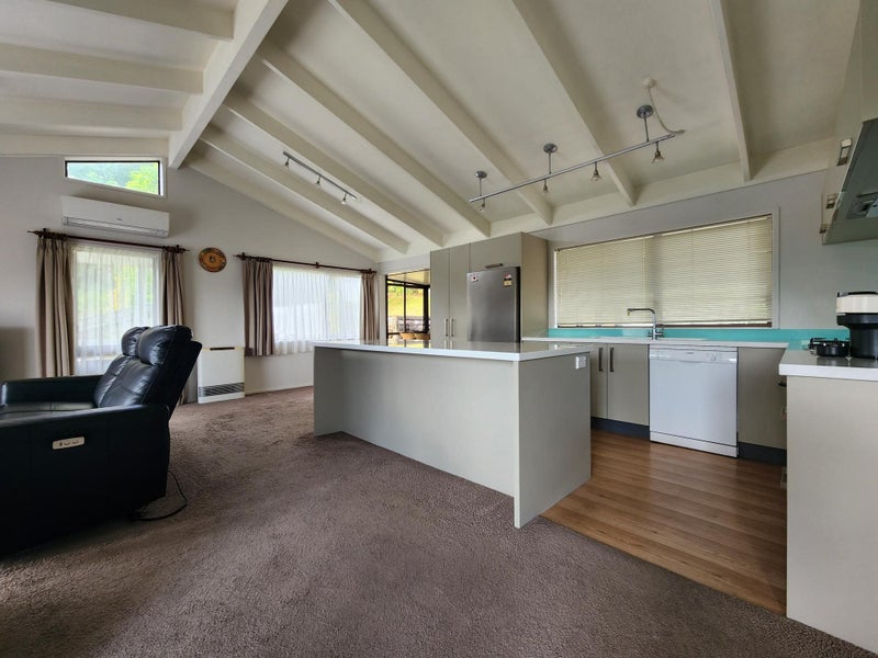 6 Winstone Place, Highlands Park, New Plymouth - Carousel 2