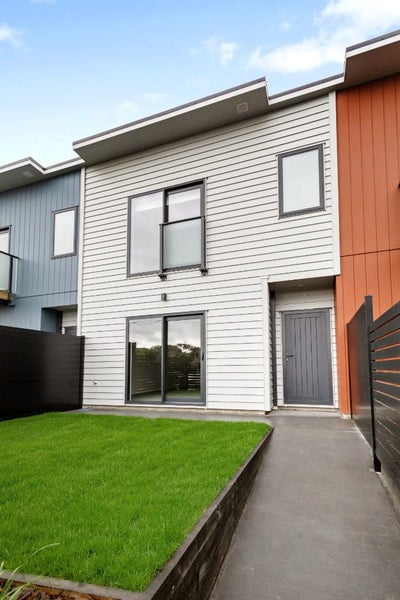 1C Pembroke Street, Tawa, Wellington - Carousel 1