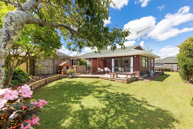 2/67 Howe Street, Howick, Auckland - Carousel 1