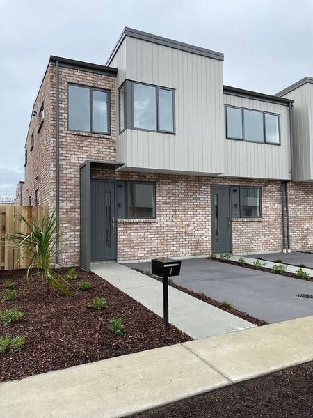 7 Panehe Lane, Mount Wellington, Auckland - Carousel 1