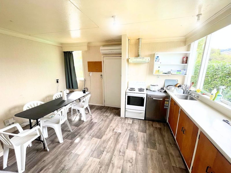 46 Gladstone Road, North East Valley, Dunedin - Carousel 1