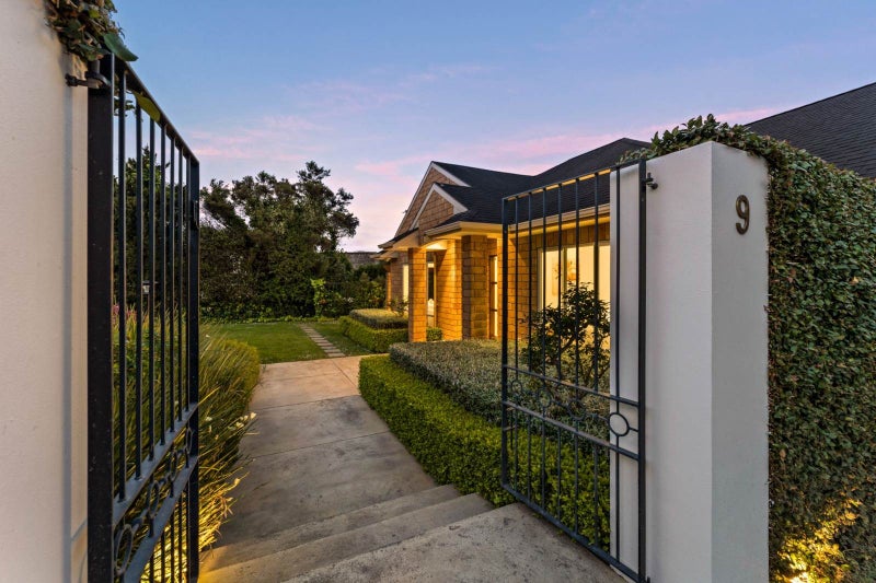 9 Faith Grove, Greenhithe, Auckland - Carousel 2