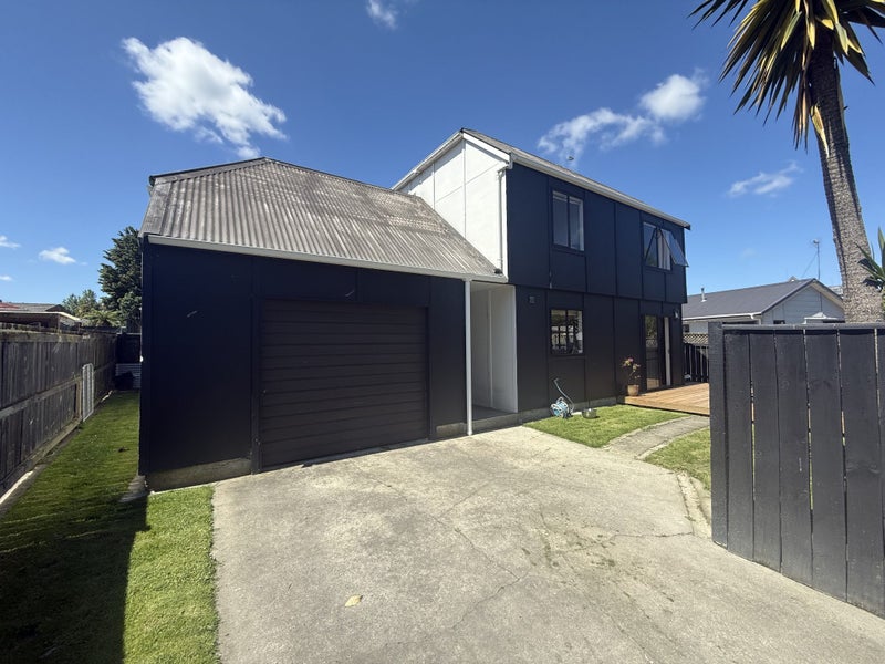 17 Newton Place, Westbrook, Palmerston North - Carousel 1