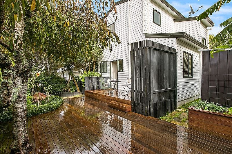 2/16 Strong Street, St Johns, Auckland - Carousel 1