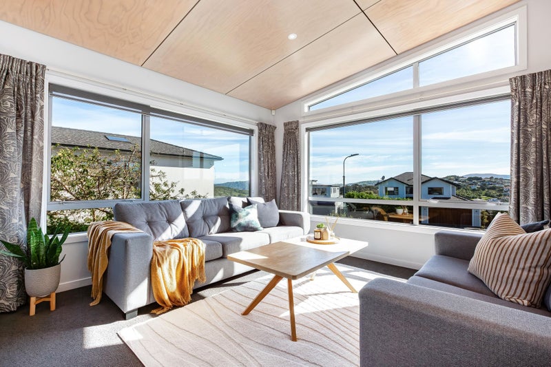 7 Aoraki Rise, Aotea, Porirua - Carousel 2