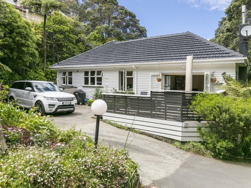 1/64A Simla Crescent, Khandallah, Wellington - Carousel 1