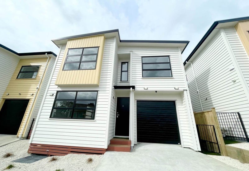 44B Godley Road, Green Bay, Auckland - Carousel 1