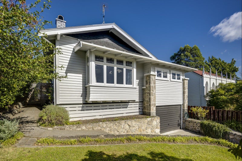82 Napier Terrace, Hospital Hill, Napier - Carousel 1