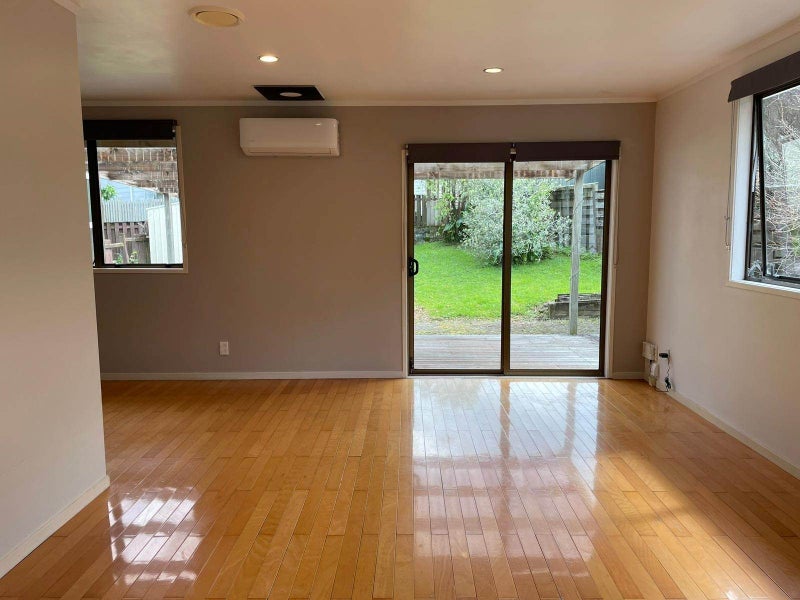 5 Bain Place, Bucklands Beach, Auckland - Carousel 2