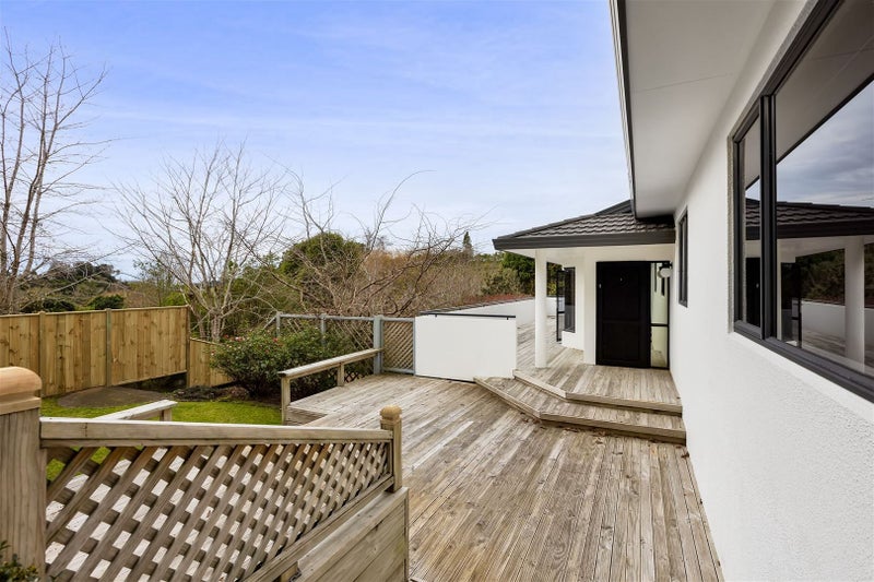 3 William Street, Highlands Park, New Plymouth - Carousel 38