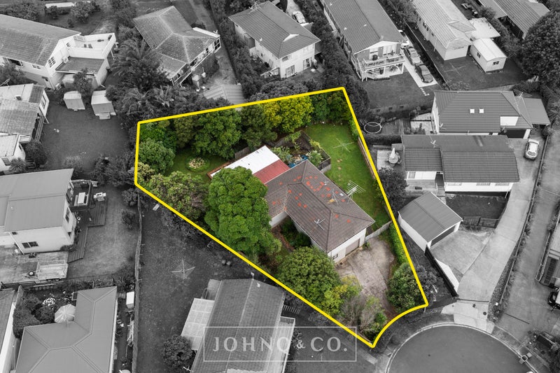 8 Ronald Algie Place, Saint Johns, Auckland - Carousel 1