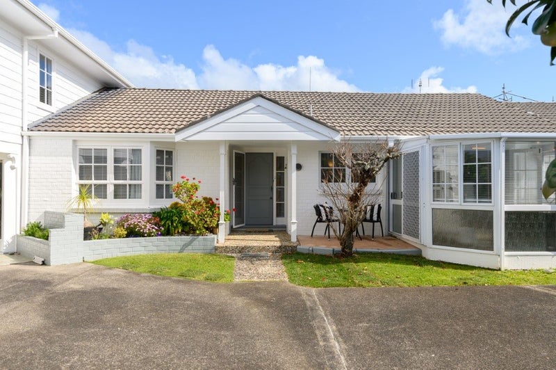 2/8 Pierce Road, Milford, Auckland - Carousel 1