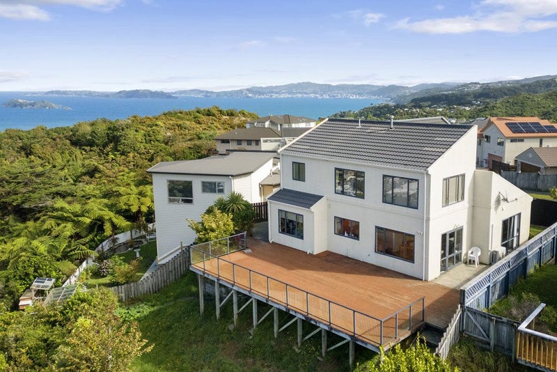 91 Cypress Drive, Maungaraki, Lower Hutt - Carousel 1