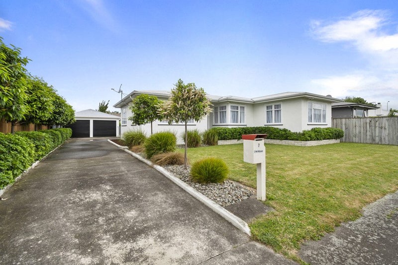 7 Forbury Avenue, Takaro, Palmerston North - Carousel 1
