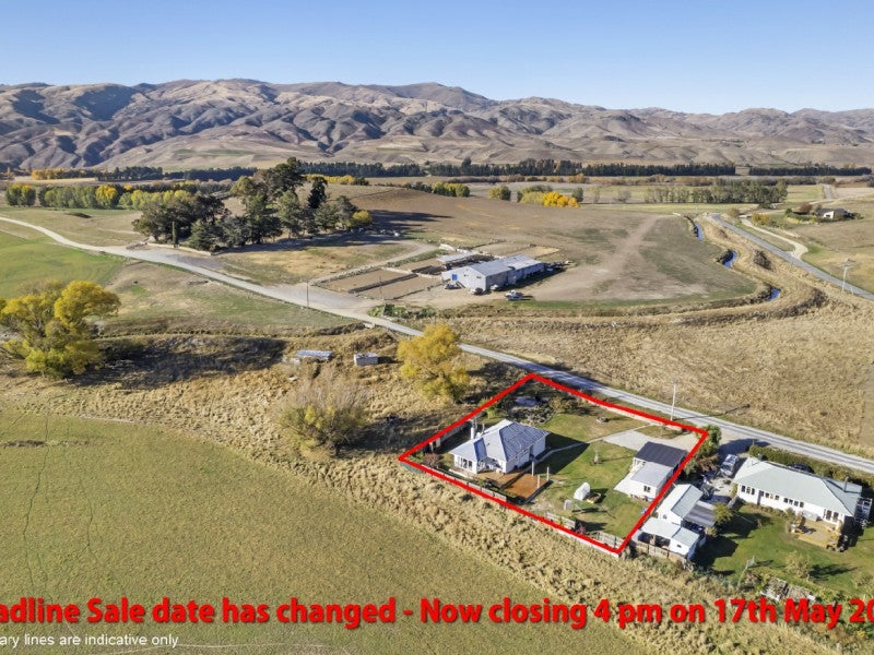 11 Cemetery Road, Tarras, Cromwell - Carousel 1