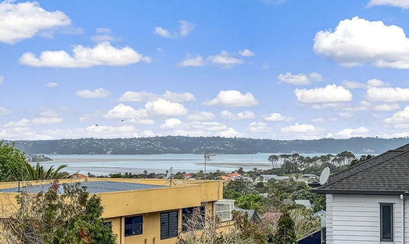 20 Belleaire Court, West Harbour, Auckland - Carousel 2