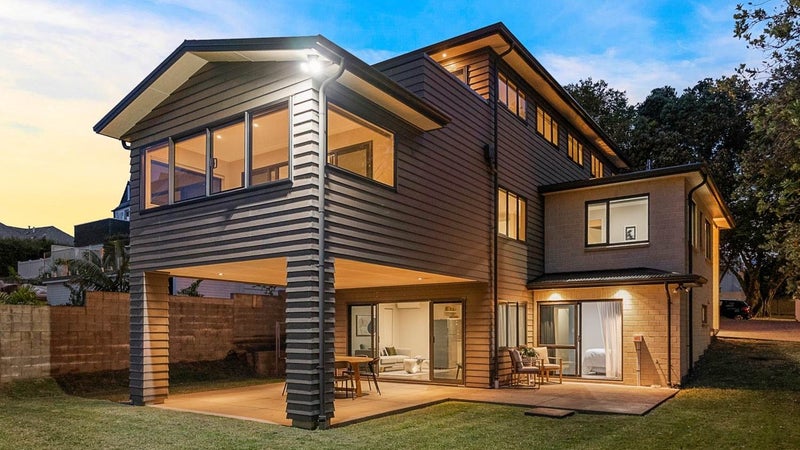 89 Sarsfield Street, Herne Bay, Auckland - Carousel 1