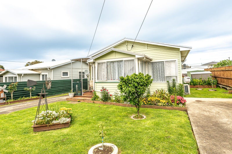 143 Cornfoot Street, Castlecliff, Whanganui - Carousel 2