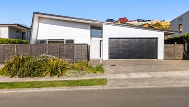 44 Woodridge Drive, Woodridge, Wellington - Carousel 1
