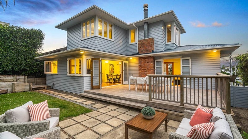 76 Selwyn Crescent, Forrest Hill, Auckland - Carousel 1