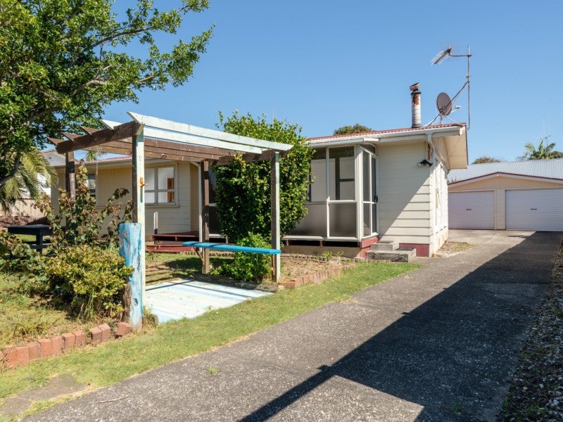 23 Seaspray Drive, Mount Maunganui, Mount Maunganui - Carousel 1