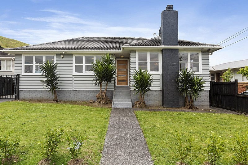 38 Kapuka Road, Mangere Bridge, Auckland - Carousel 1
