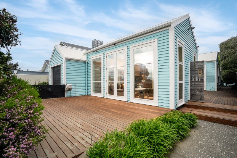 69 Marine Parade, Seatoun, Wellington - Carousel 1