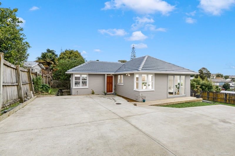 32 Oriana Avenue, Lynfield, Auckland - Carousel 1