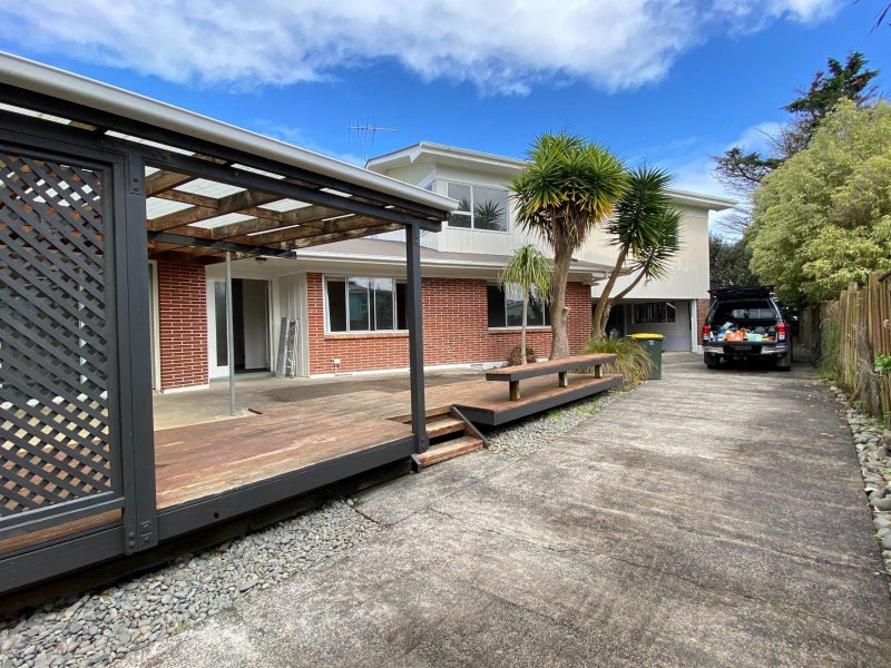 33 Evans Road, Weymouth, Auckland - Carousel 1