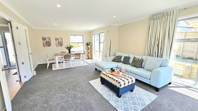 158 Amesbury Drive, Churton Park, Wellington - Carousel 1
