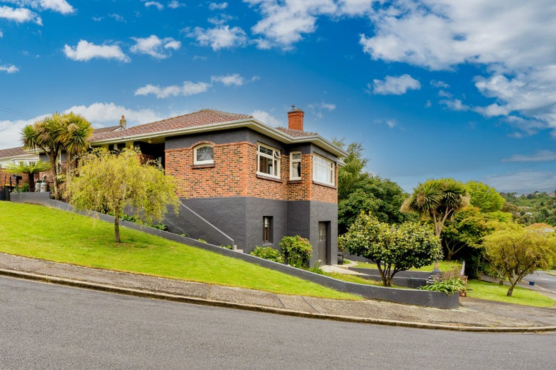 46 Sunbury Street, Andersons Bay, Dunedin - Carousel 1