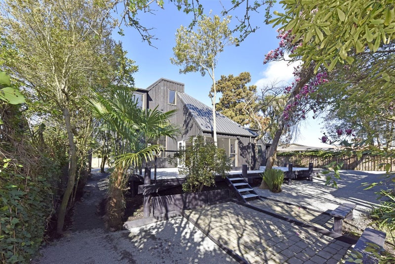 210 Riverlaw Terrace, Saint Martins, Christchurch - Carousel 2