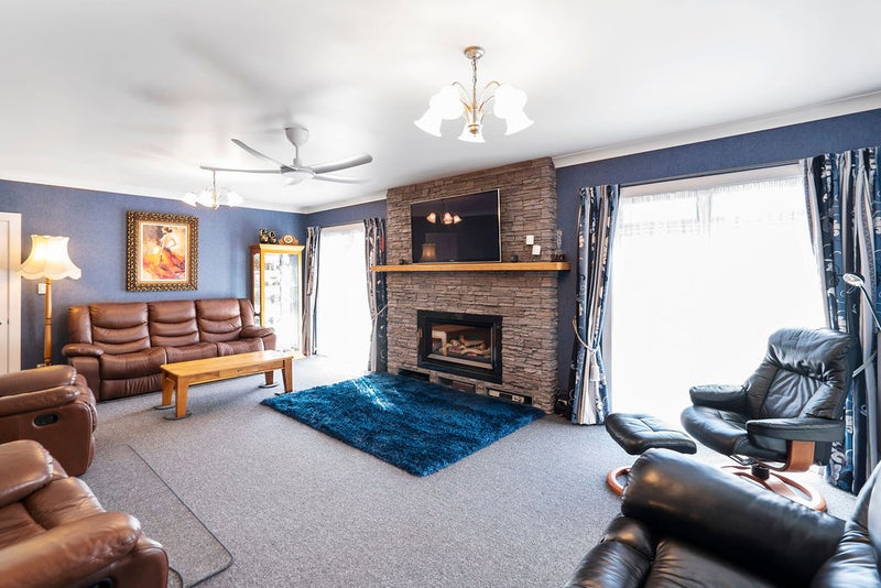 33 Collins Road, Melville, Hamilton - Carousel 2